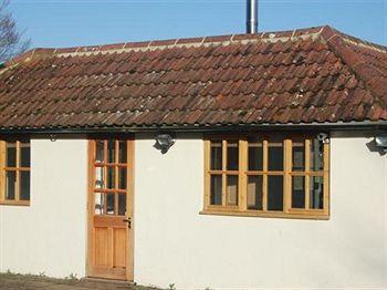 Greatfield Lodge Andover Bagian luar foto